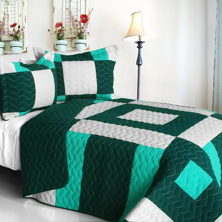 Natural Beauty - 3PC Vermicelli-Quilted Patchwork Quilt Set (Full/Queen Size) Photo 1