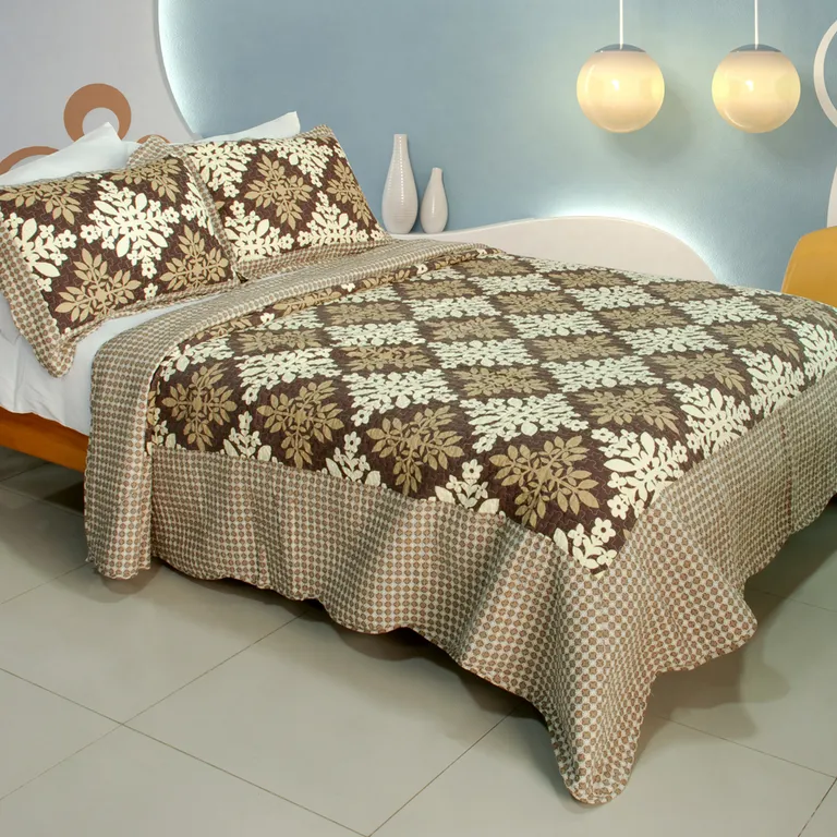 Noble Snowflake - 100% Cotton 3PC Vermicelli-Quilted Patchwork Quilt Set (Full/Queen Size) Photo 1