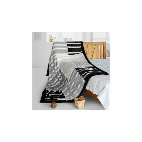 Onitiva - Fashion Charm -  Stylish Patchwork Throw Blanket (61 by 86.6 inches) Photo 2