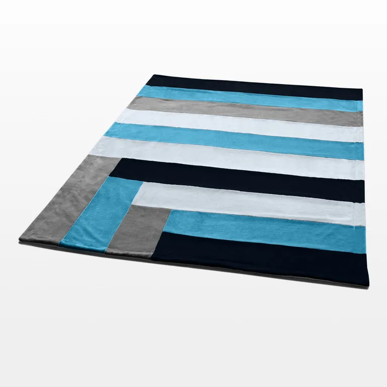 Onitiva - Love is blue - Soft Coral Fleece Patchwork Throw Blanket (59 by 78.7 inches) Photo 3