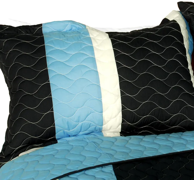 Peace of Mind - 3PC Vermicelli-Quilted Patchwork Quilt Set (Full/Queen Size) Photo 1