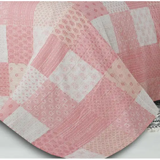 Pink Knitted Cotton Geometric Throw Photo 3