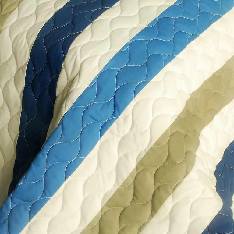 Pure Sea Air - 3PC Patchwork Quilt Set (Full/Queen Size) Photo 3