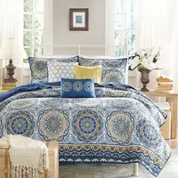 Photo of Queen size 6-Piece Coverlet Quilt Set in Blue Floral Pattern