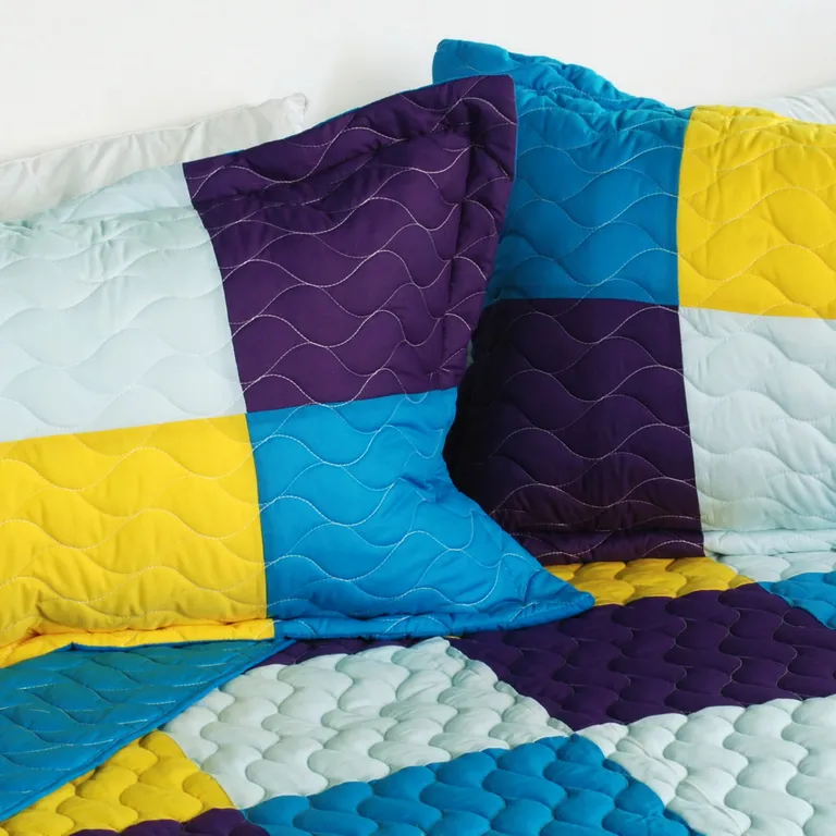Rhapsody - 3PC Vermicelli-Quilted Patchwork Quilt Set (Full/Queen Size) Photo 3