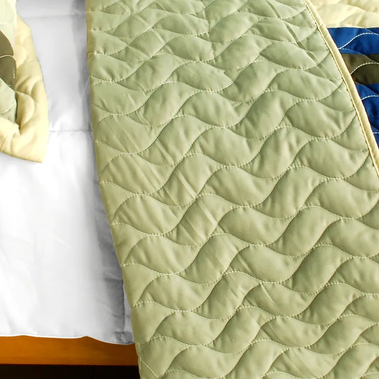 Road to Dream - 3PC Vermicelli-Quilted Patchwork Quilt Set (Full/Queen Size) Photo 2