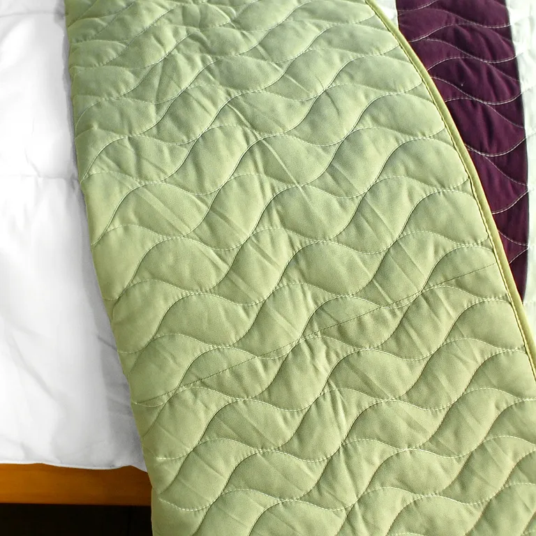 September Affair - 3PC Vermicelli-Quilted Patchwork Quilt Set (Full/Queen Size) Photo 2