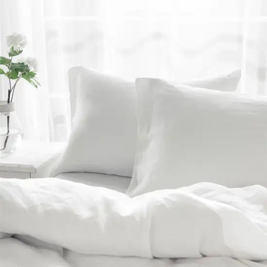 Set of Two Ivory Linen Pillowcases Photo 5