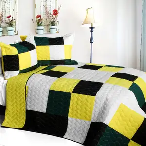 Photo of Smashing Patchword - B - Vermicelli-Quilted Patchwork Quilt Set Full/Queen