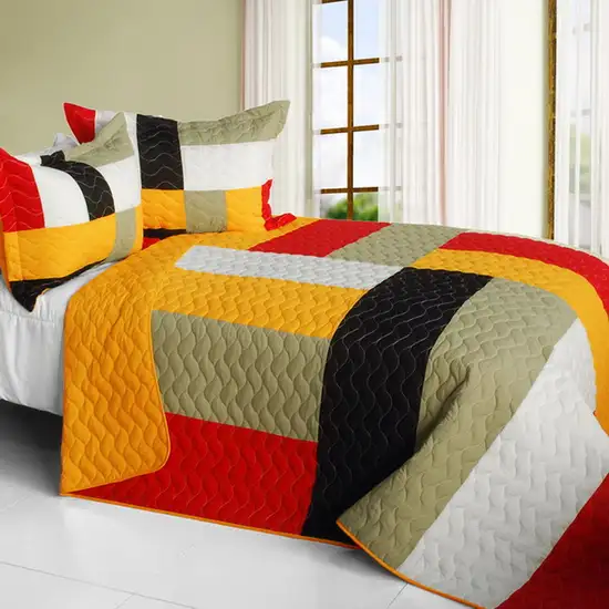 Stable Life -  3PC Vermicelli-Quilted Patchwork Quilt Set (Full/Queen Size) Photo 1