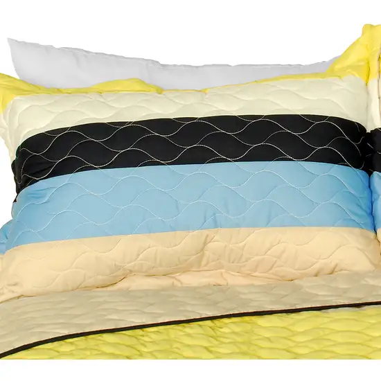 Summer Sorrow -  3PC Vermicelli-Quilted Patchwork Quilt Set (Full/Queen Size) Photo 2