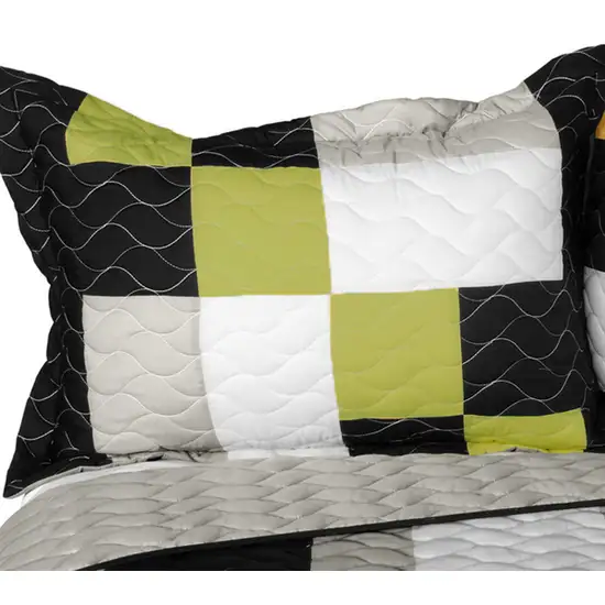 Sunshine City -  3PC Vermicelli-Quilted Patchwork Quilt Set (Full/Queen Size) Photo 3