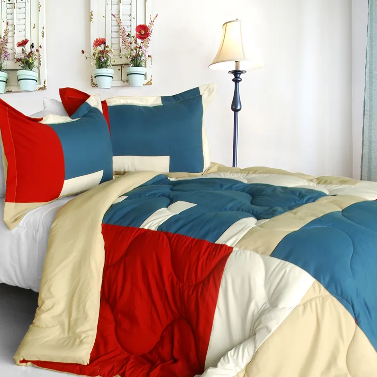 Sunshine Coast - Quilted Patchwork Down Alternative Comforter Set (Full/Queen Size) Photo 1