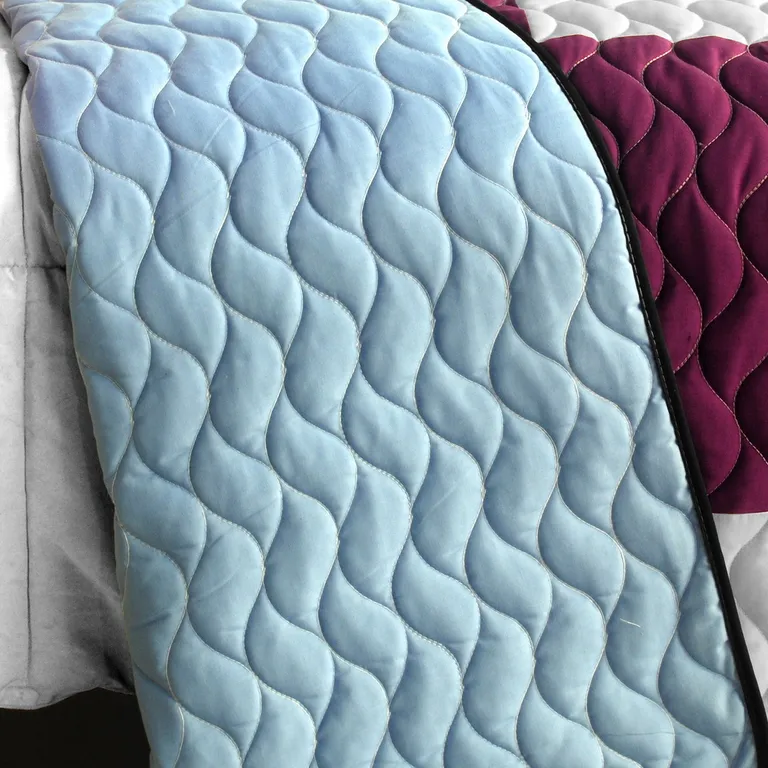 Sweet Berry Smack - 3PC Vermicelli - Quilted Patchwork Quilt Set (Full/Queen Size) Photo 3