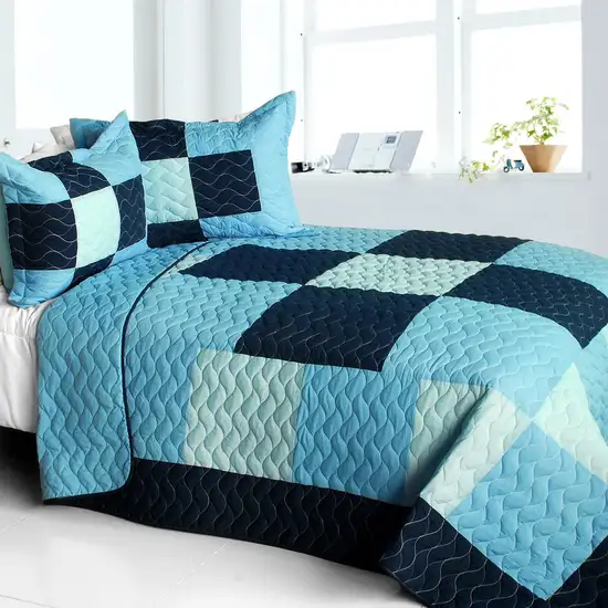 The Game -  Vermicelli-Quilted Patchwork Plaid Quilt Set Full/Queen Photo 1