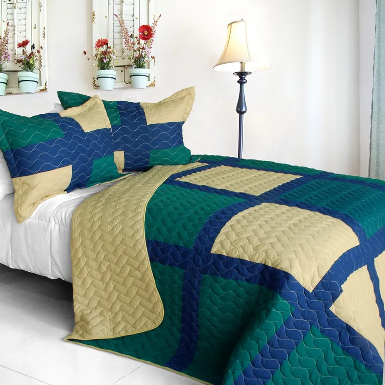 Traveling Light - 3PC Vermicelli-Quilted Patchwork Quilt Set (Full/Queen Size) Photo 1