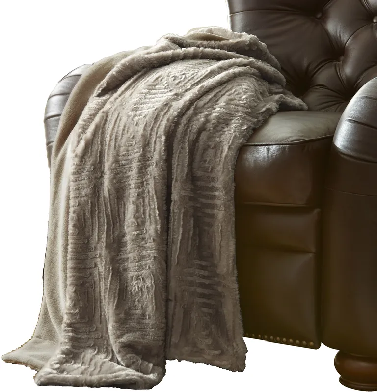 Treviso Faux Fur Throw with Fret Pattern The Urban Port Photo 1