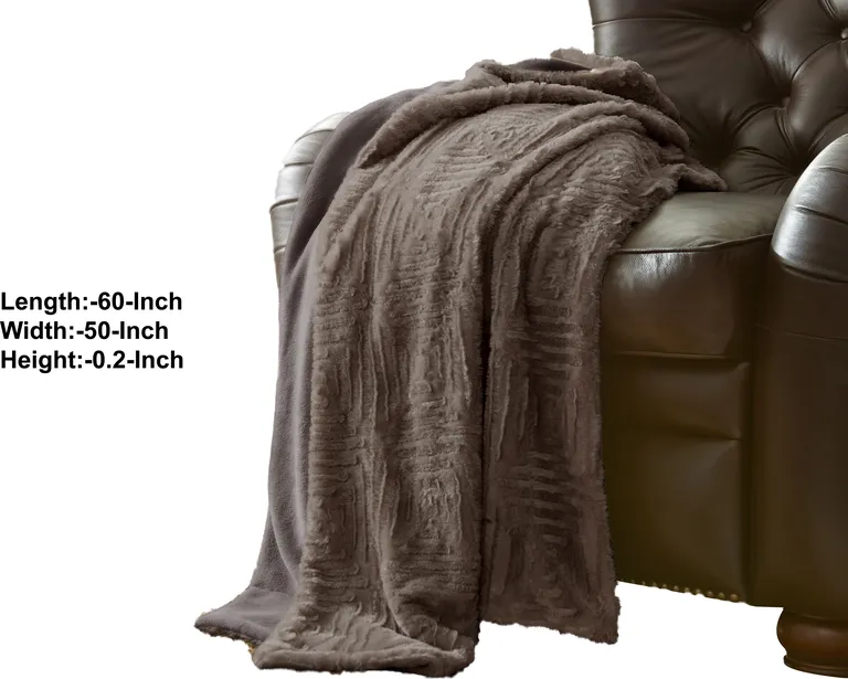 Treviso Faux Fur Throw with Fret Pattern The Urban Port Photo 2