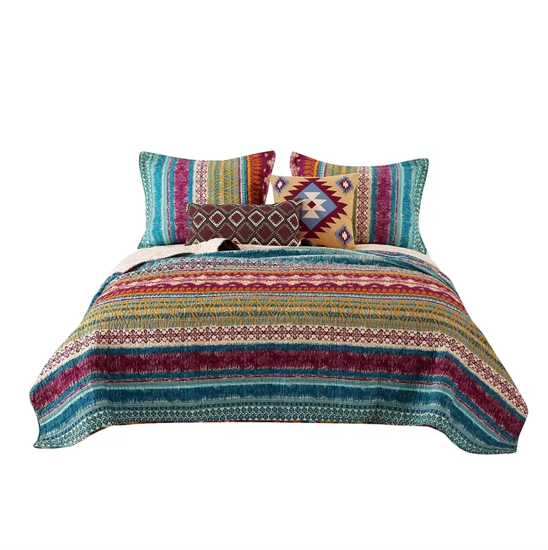 Tribal Print King Quilt Set with Decorative Pillows Photo 1