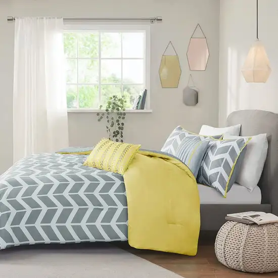 Twin / Twin XL Reversible Comforter Set in Grey White Yellow Chevron Stripe Photo 5