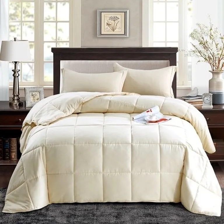 Twin/Twin XL Traditional Microfiber Reversible 3 Piece Comforter Set in Ivory Photo 1