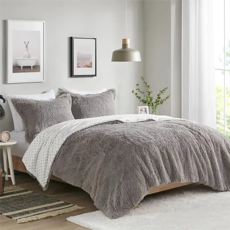 Reversible Soft Sherpa Faux Fur 2-Piece Comforter Set Photo 1