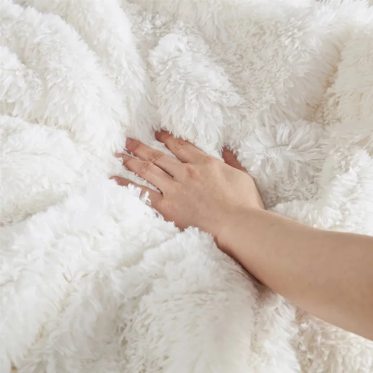 Reversible Soft Sherpa Faux Fur 2-Piece Comforter Set Photo 4