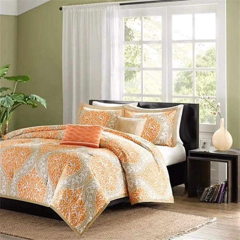 Twin size 4-Piece Damask Print Comforter Set Photo 2