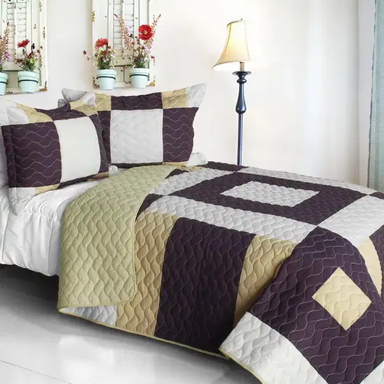 Vintage Fashion -  3PC Vermicelli-Quilted Patchwork Quilt Set (Full/Queen Size) Photo 1