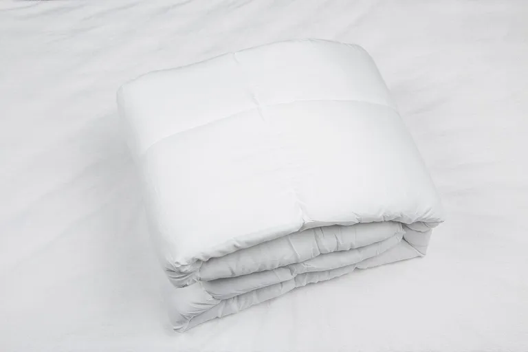 Medium Weight Hypoallergenic Twin Down Alternative Comforter Duvet Insert Photo 2
