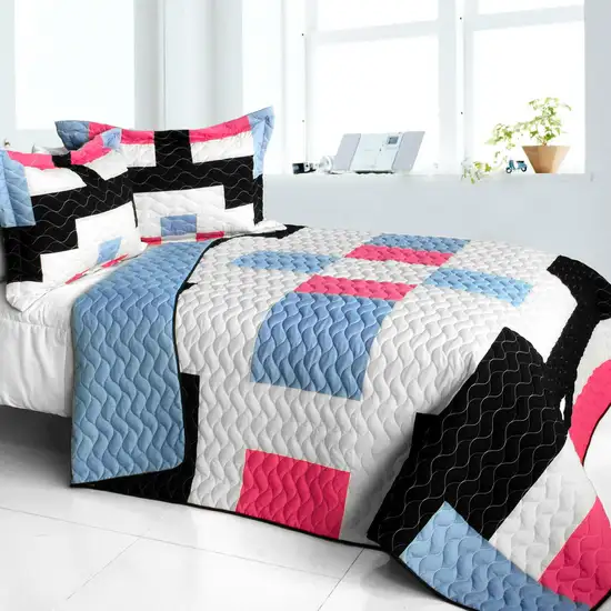 Wonderful Date Day -  3PC Vermicelli - Quilted Patchwork Quilt Set (Full/Queen Size) Photo