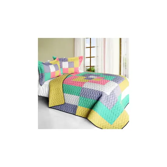 Wonderland -  3PC Vermicelli - Quilted Patchwork Quilt Set (Full/Queen Size) Photo Swatch